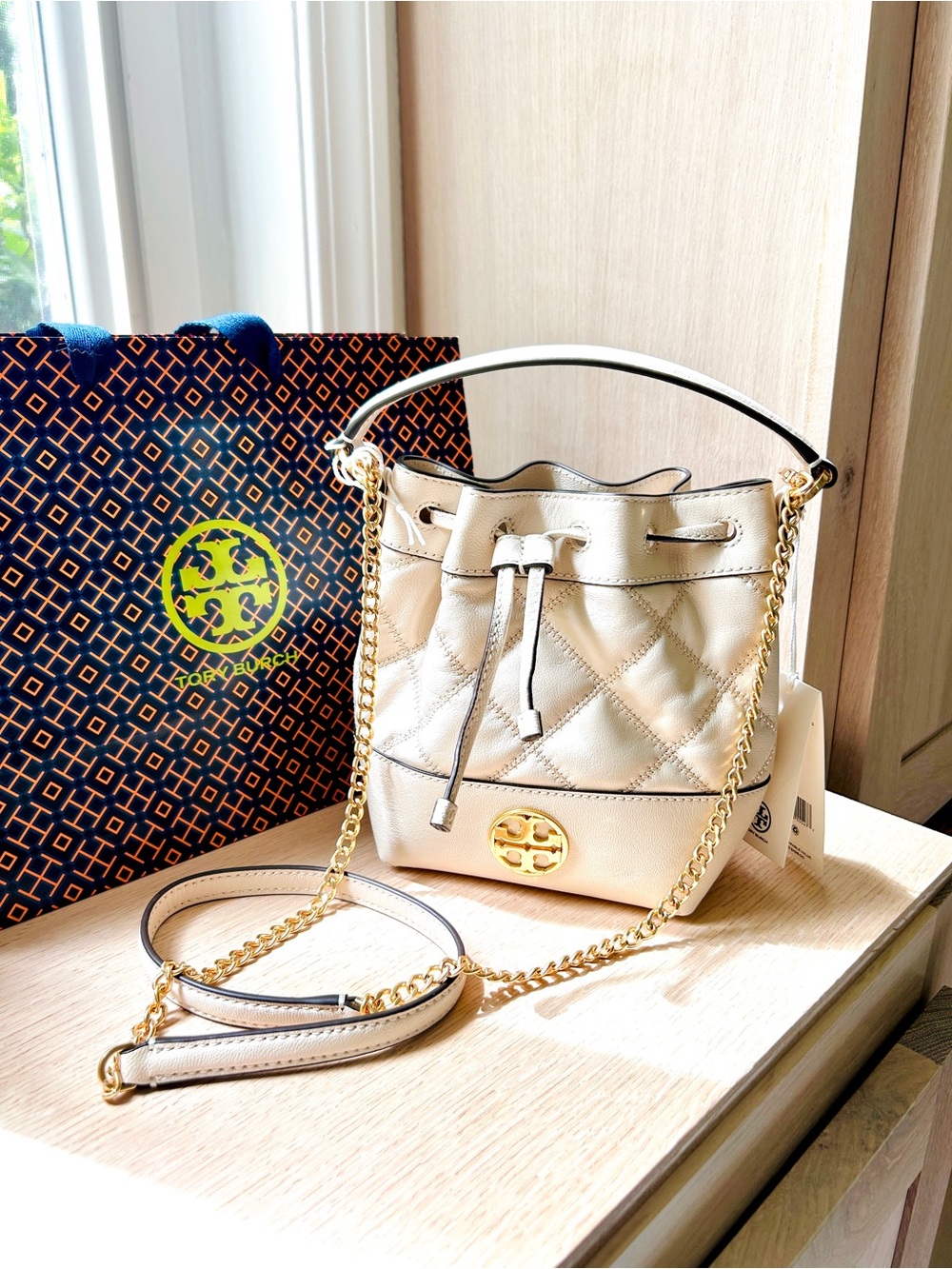 NWT💕Tory Burch Willa Mink Bucket Bag Crossbody in Cream Gold Chain Top Handle